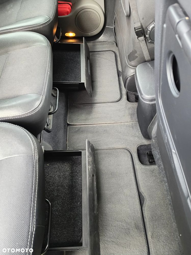 Renault Scenic 2.0 dCi Emotion Plus - 11