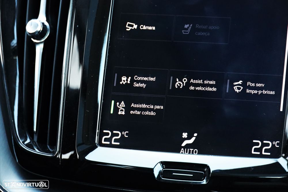 Volvo XC 60 2.0 T8 PHEV Momentum Plus AWD - 21