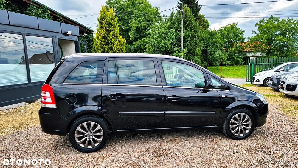 Opel Zafira 1.8 Cosmo EU5 - 11