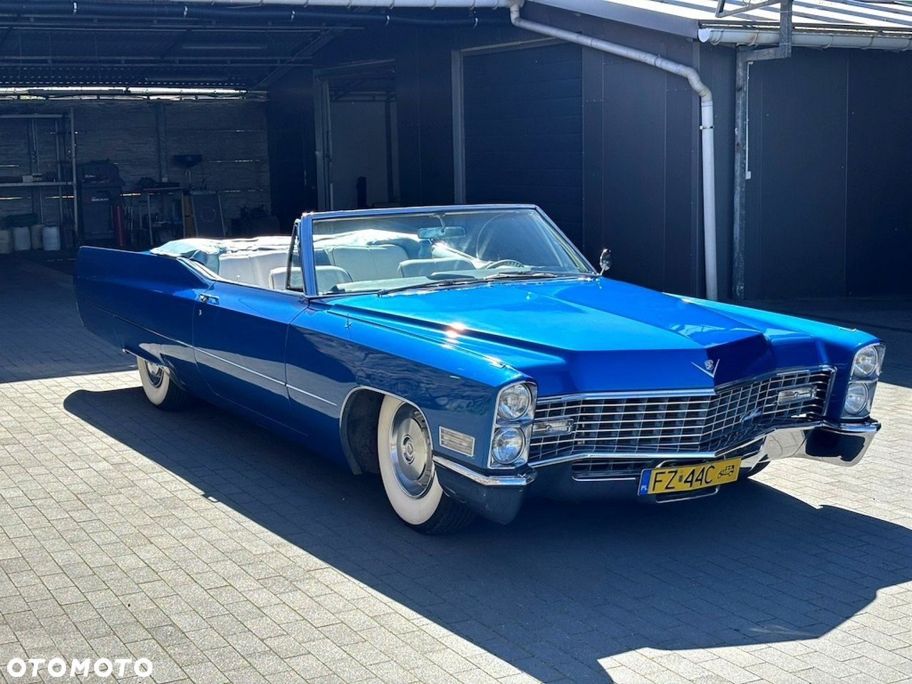 Cadillac Deville - 4