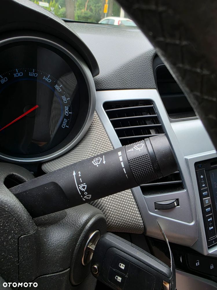Chevrolet Cruze 1.6 - 24