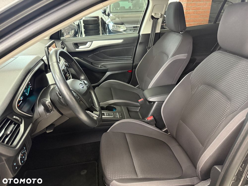 Ford Focus 1.0 EcoBoost Hybrid TITANIUM - 17