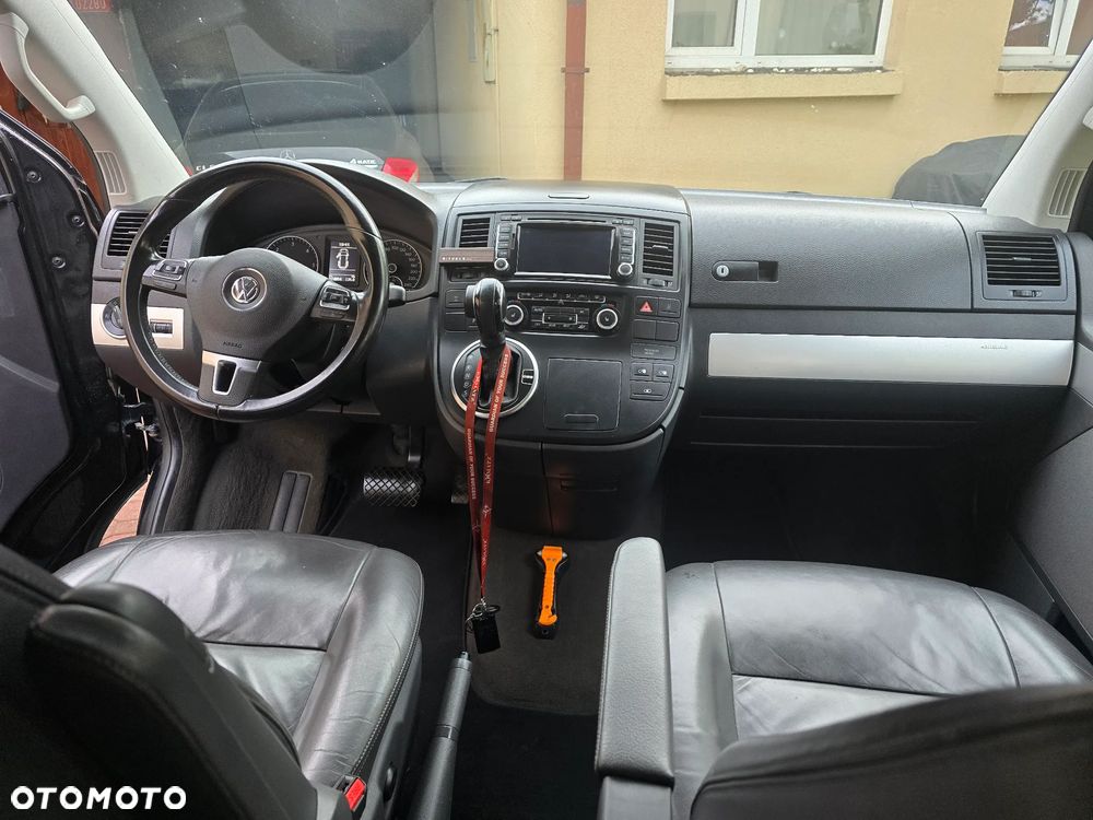 Volkswagen Multivan - 26