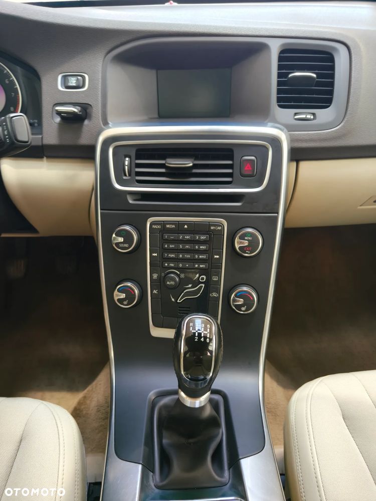Volvo S60 T3 Edition Pro - 18