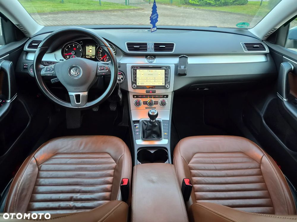 Volkswagen Passat 2.0 TSI Exclusive - 10