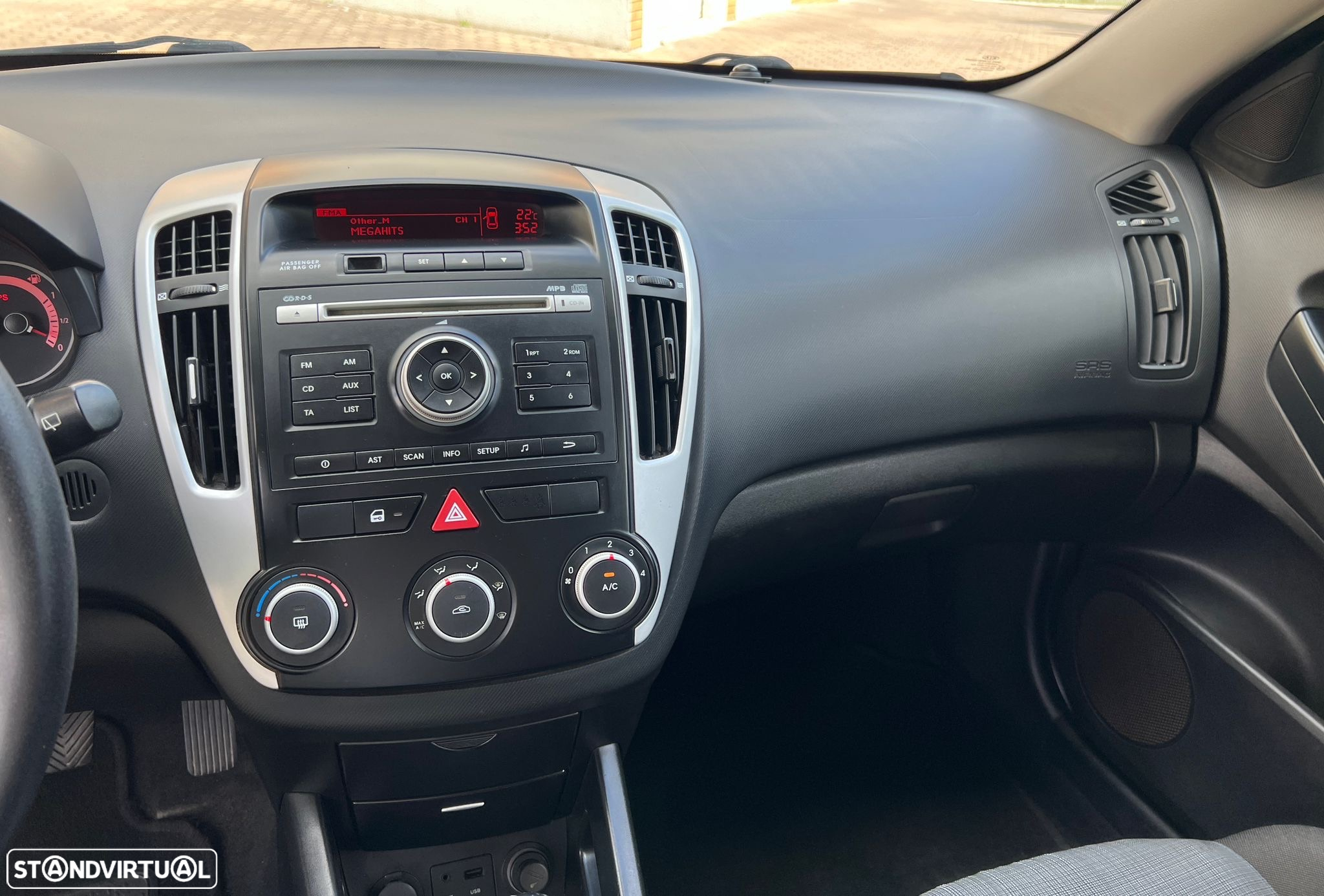 Kia Ceed S Coupé 1.6 CRDi EX - 28