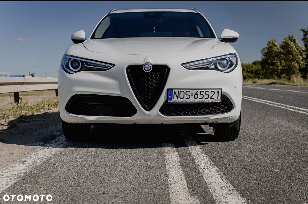 Alfa Romeo Stelvio - 16