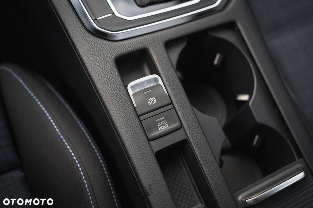 Volkswagen Passat - 19