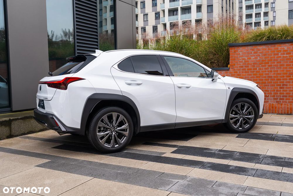 Lexus UX 250h GPF F Sport AWD - 23