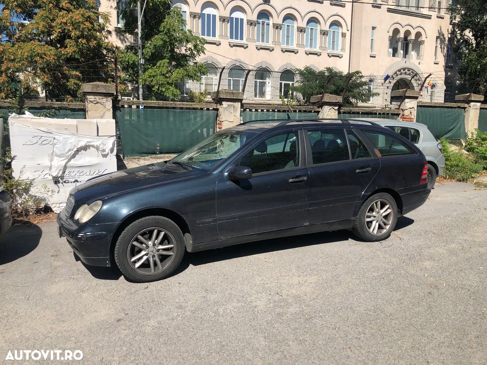 Dezmembrez Mercedes Benz C class W203 break 2003 CDI carlig tractare - 2