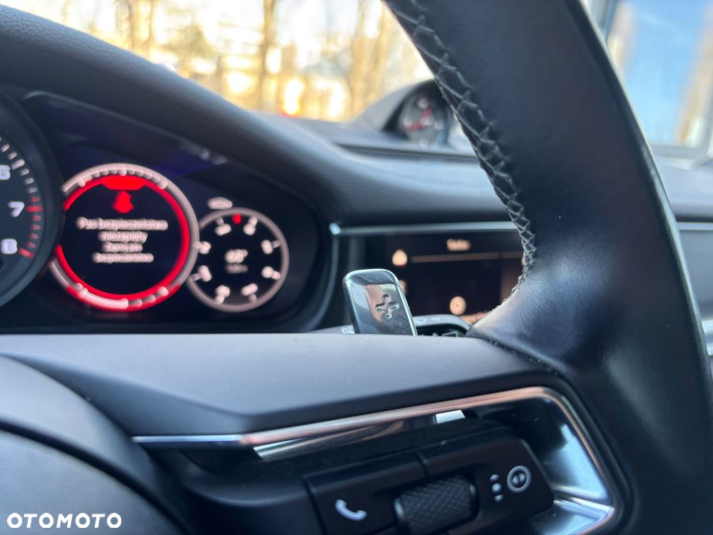 Porsche Panamera 4 Platinum Edition - 31