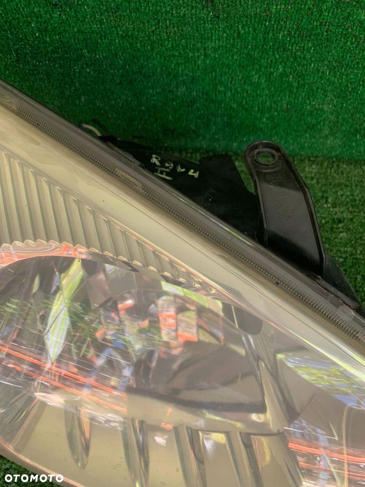 Lampa przód przednia prawa Toyota RAV 4 II XA20 Europa WWA - 5