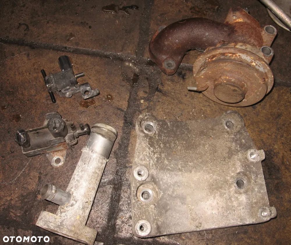 pokrywa zaworów blok głowica HONDA CIVIC VIII UFO 2.2 ICTDI DIESEL obudowa filtra oleju n22a2 - 7
