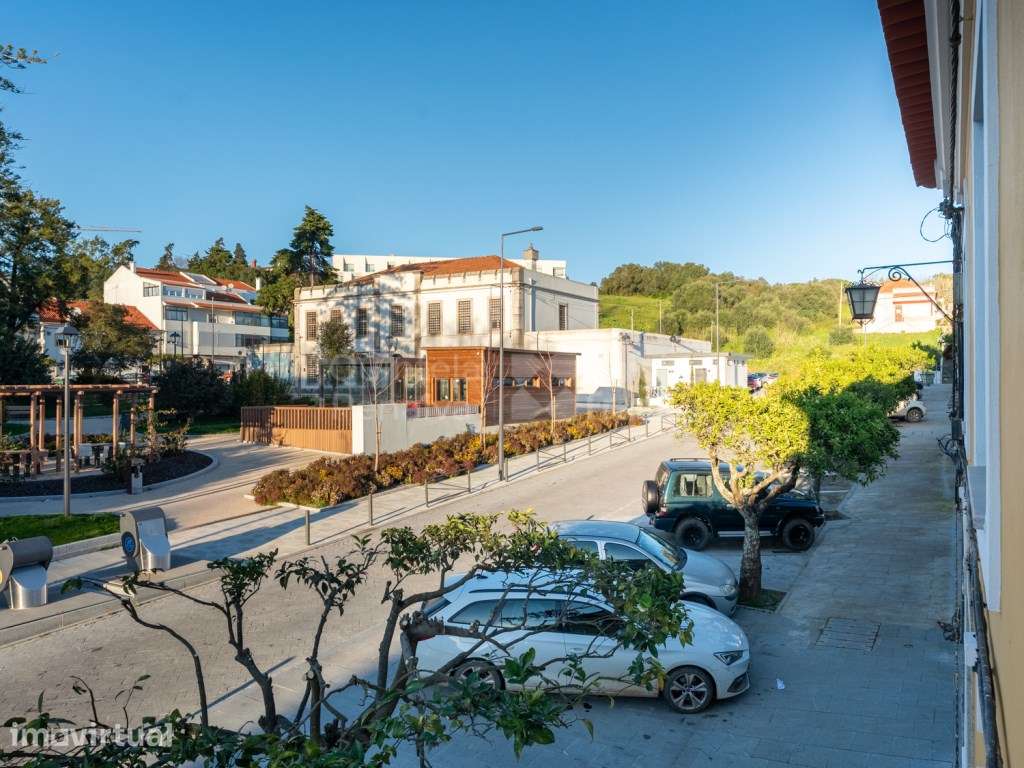 Moradia T4 renovada com varanda e terraço, em Santiago do Cacém - Grande imagem: 2/25