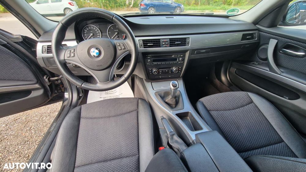 BMW Seria 3 318d - 15