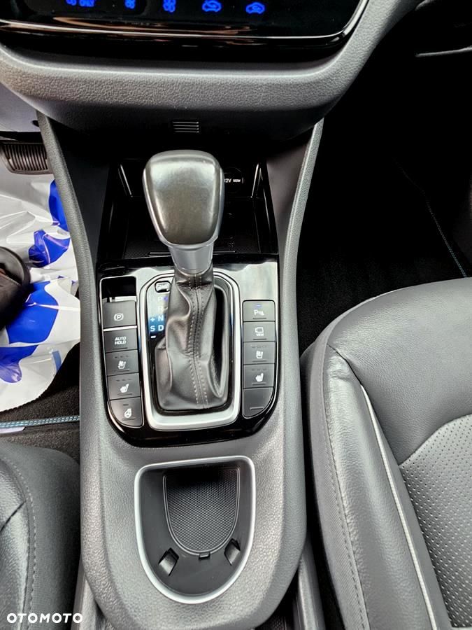 Hyundai IONIQ 1.6 GDI Premium - 24
