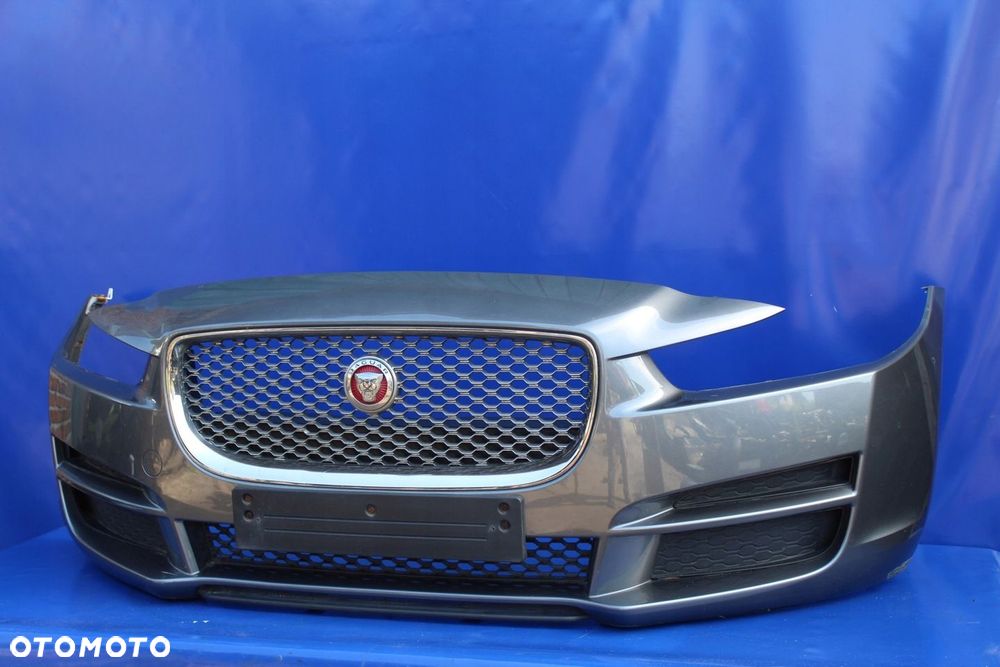 Atrapa chłodnicy grill znaczek emblemat stan BDB OE Jaguar XE X760 - 5