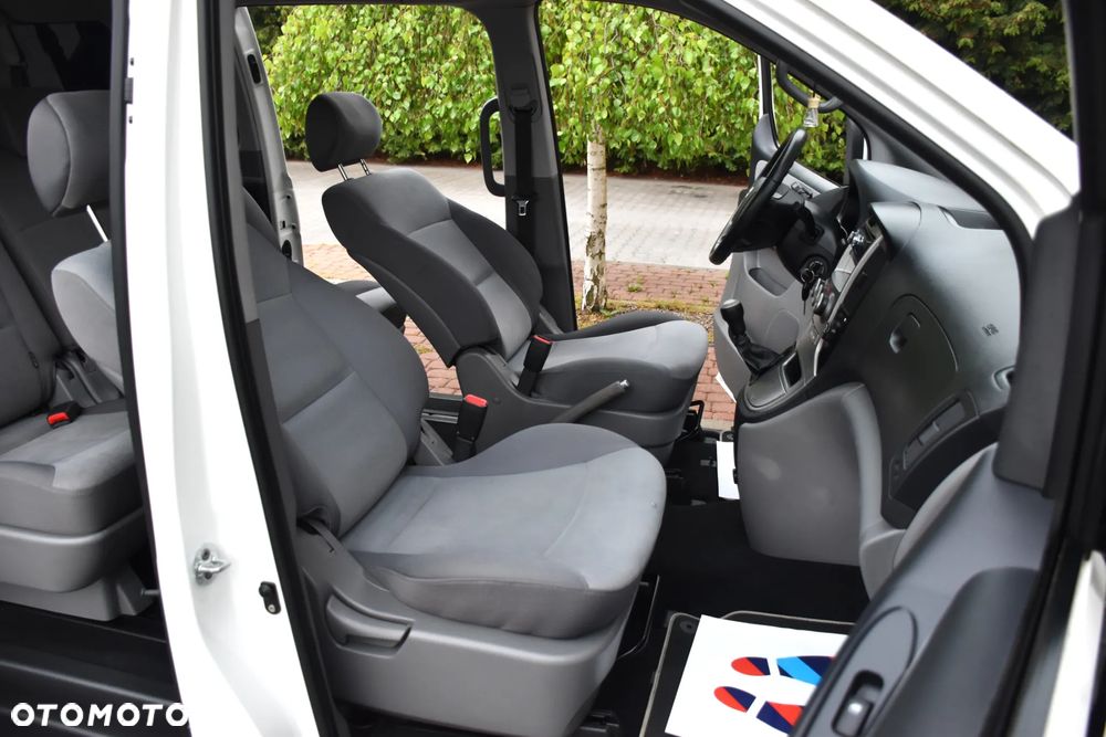 Hyundai H-1 2.5 CRDi Travel Comfort - 10