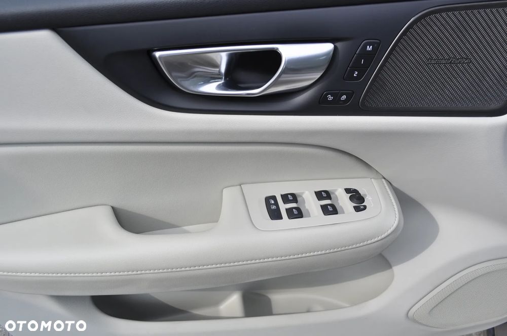 Volvo S60 B5 B AWD Ultimate Dark - 20