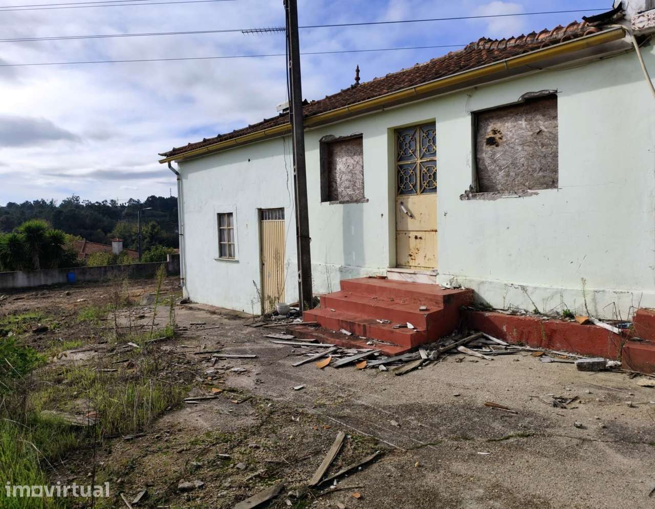 Moradia T3 para recuperar! - Grande imagem: 4/24