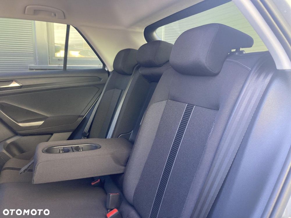 Volkswagen T-Roc 1.5 TSI Life DSG - 18