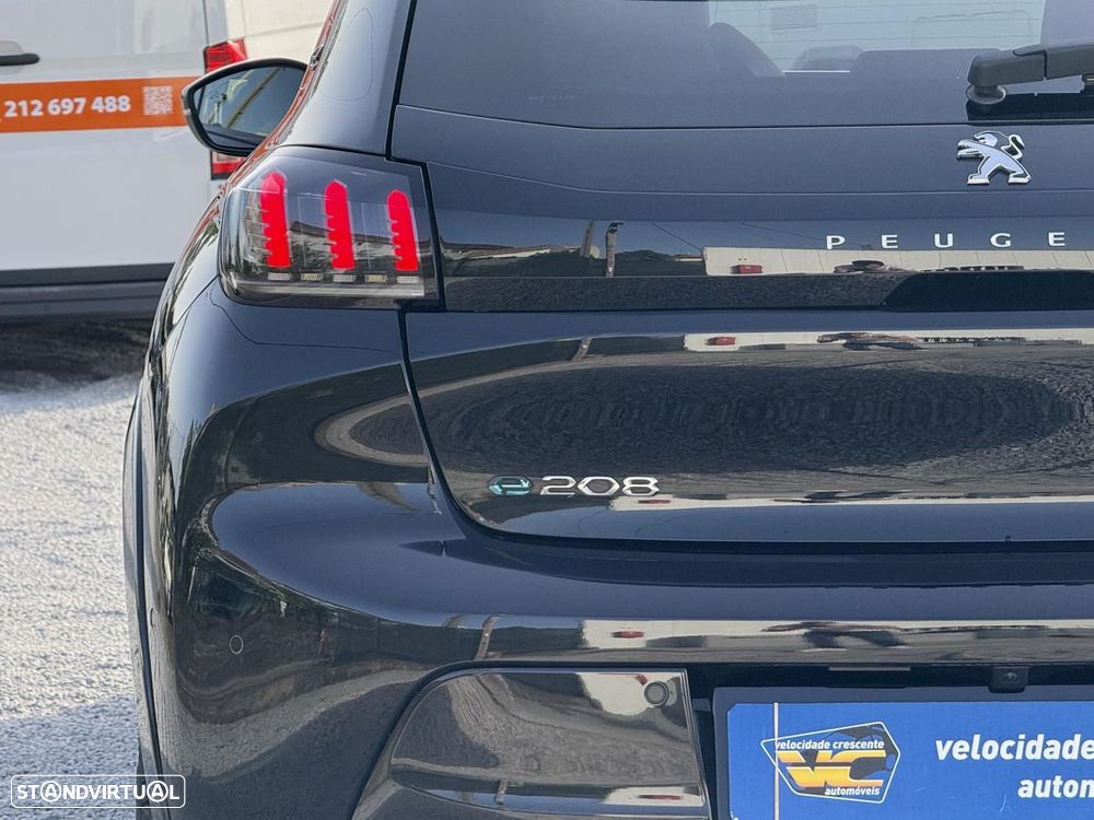 Peugeot e-208 GT - 14