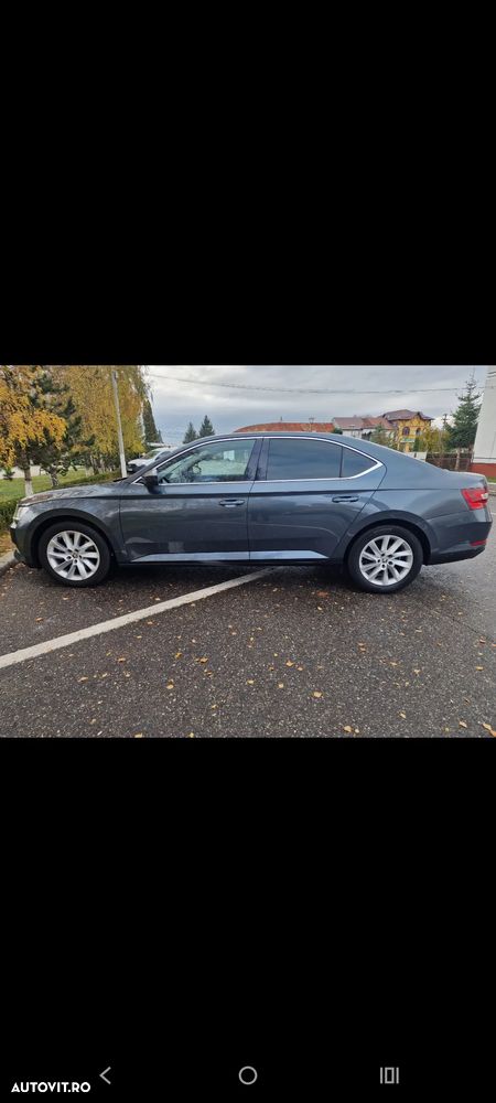 Skoda Superb 2.0 TDI DSG Premium Edition - 18