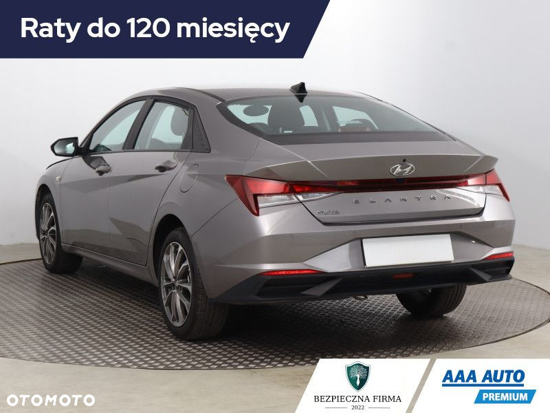 Hyundai Elantra - 5