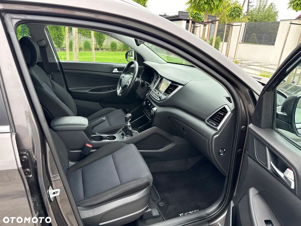 Hyundai Tucson blue 1.6 GDi 2WD Navi - 15