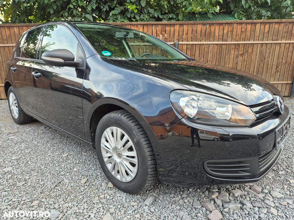 Volkswagen Golf - 1