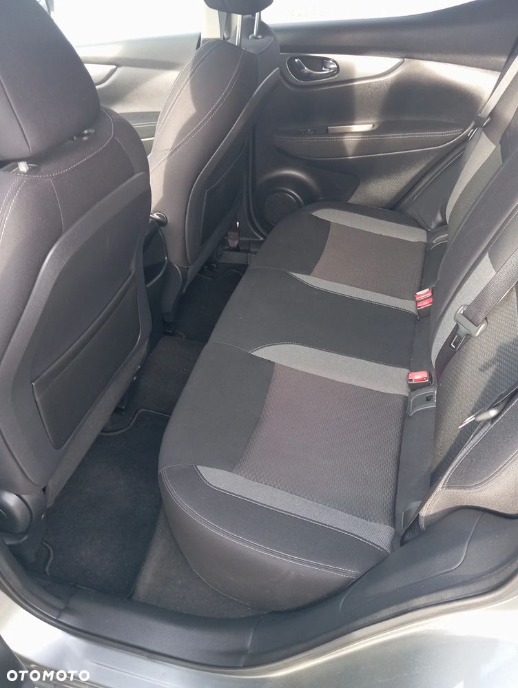 Nissan Qashqai 1.5 dCi N-Connecta - 10