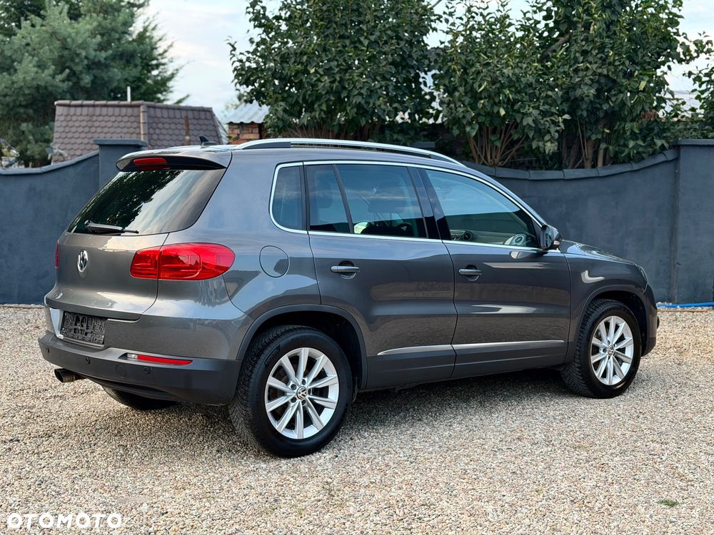 Volkswagen Tiguan 2.0 TDI DPF BlueMotion Technology Lounge Sport & Style - 4