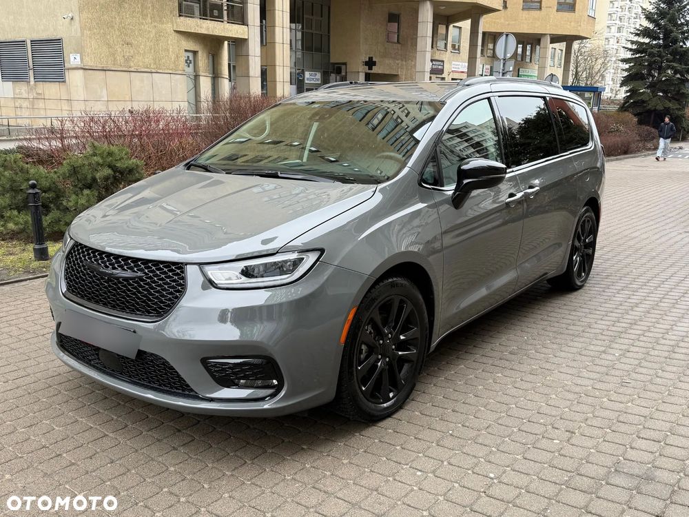 Chrysler Pacifica - 1