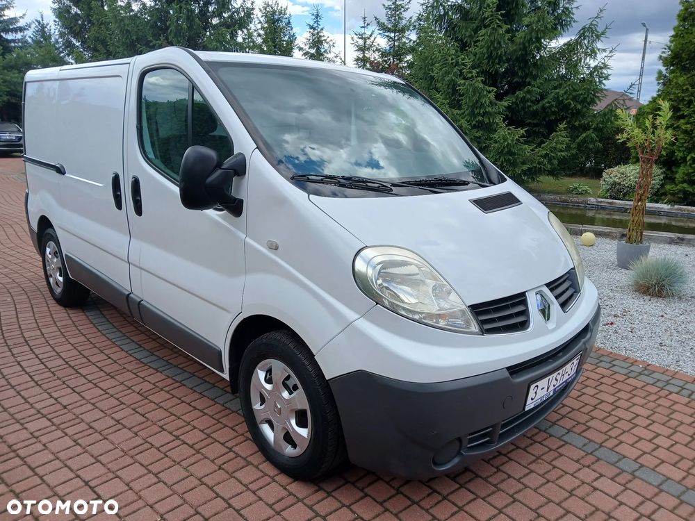 Renault TRAFIC - 2