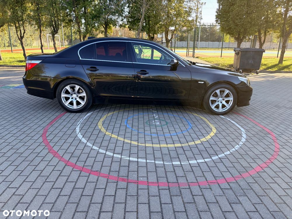 BMW Seria 5 520i - 8