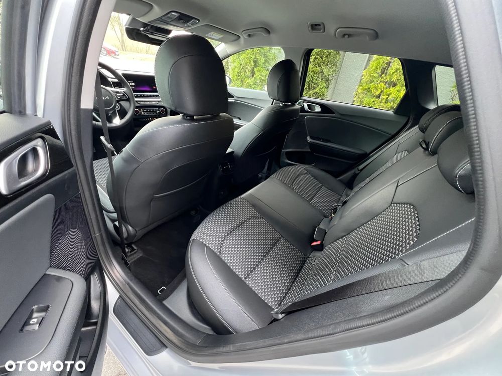 Kia Ceed - 9