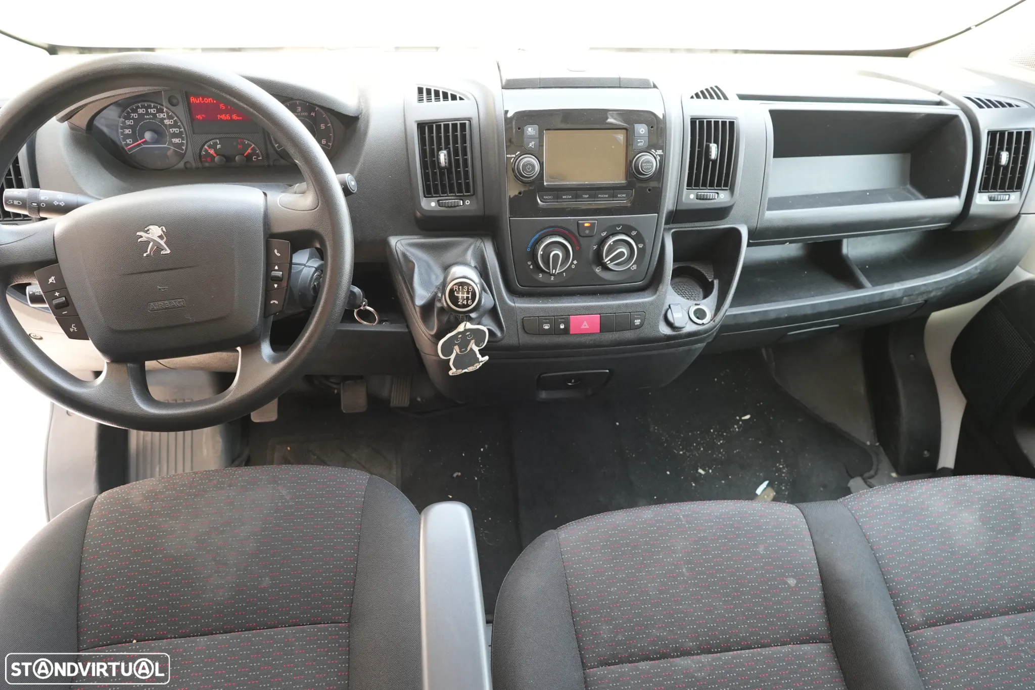 Peugeot Boxer Frio Isotermica 2.2BlueHDI 140cv - 12