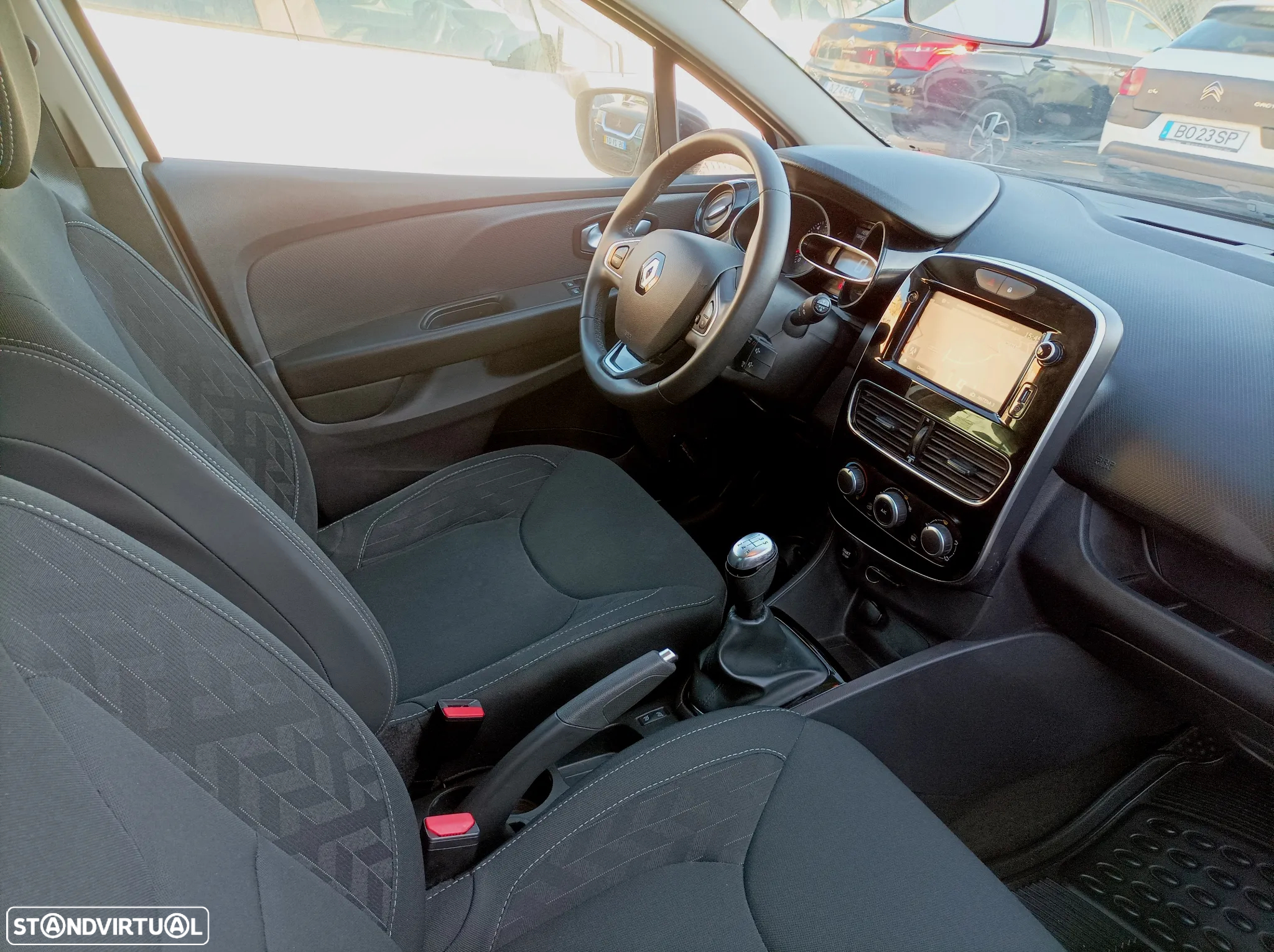 Renault Clio 0.9 TCe Limited - 9