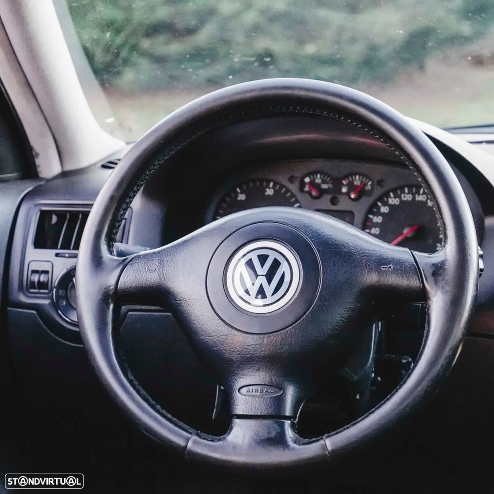 VW Bora 1.9 TDi Highline - 10