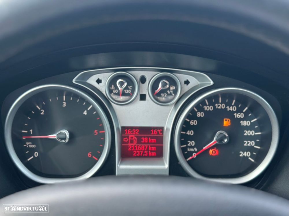 Ford Focus SW 1.6 TDCi Ambiente - 24