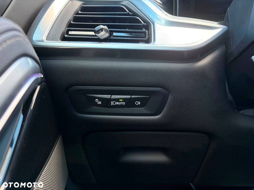 BMW X6 xDrive40d mHEV - 24