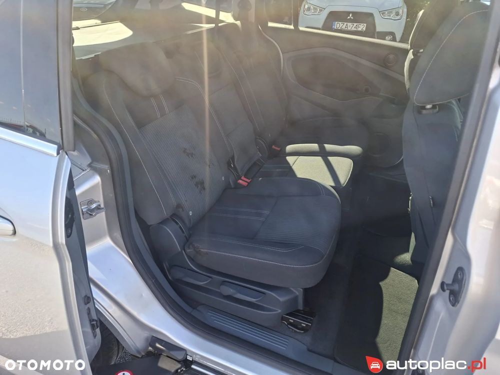 Ford Grand C-MAX - 10