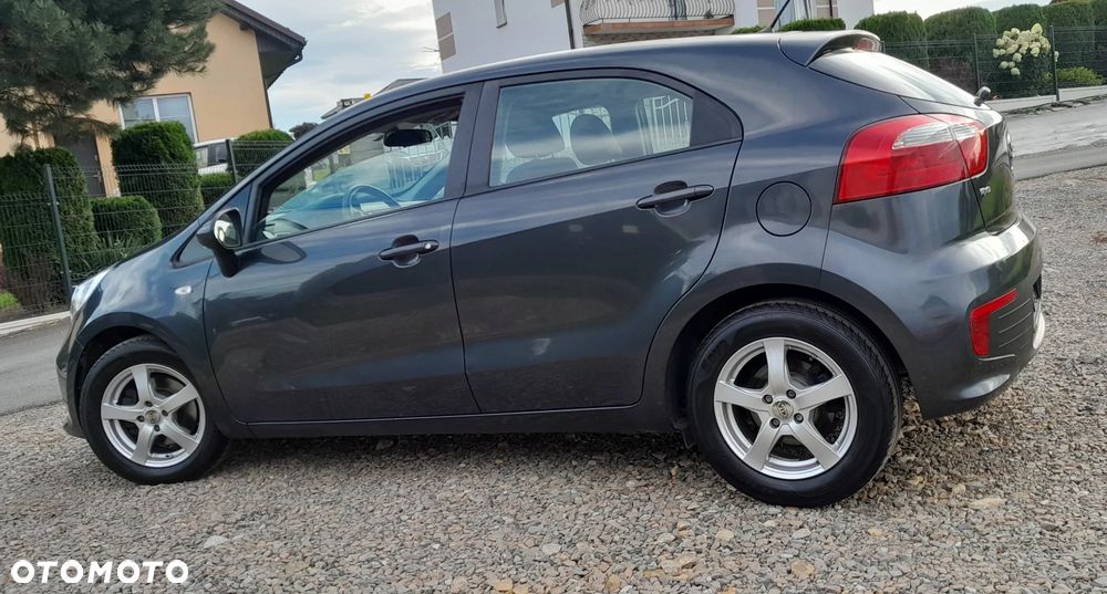 Kia Rio - 15