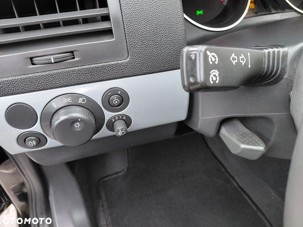 Opel Astra 1.6 Catch me - 30