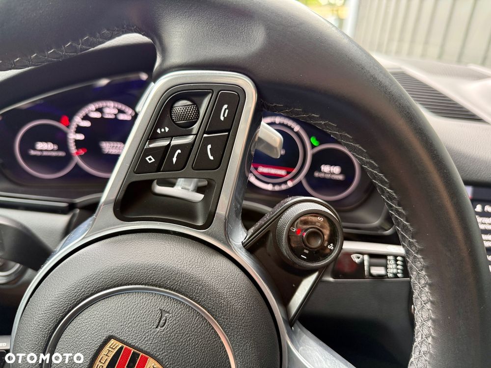 Porsche Cayenne Platinum Edition - 33