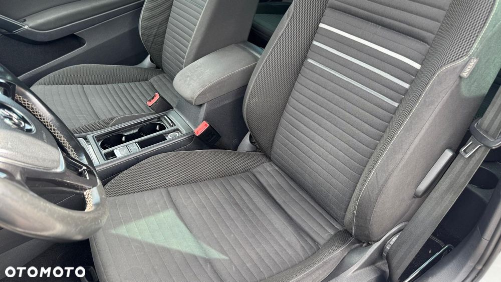 Volkswagen Golf 1.6 TDI BlueMot Comfortline - 9