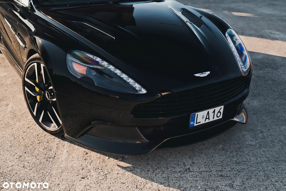Aston Martin Vanquish Coupe - 1