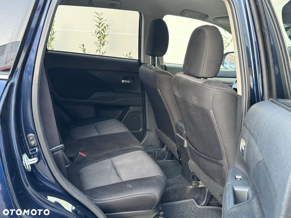 Mitsubishi Outlander 2.2 DI-D Intense + SDA 4WD - 39