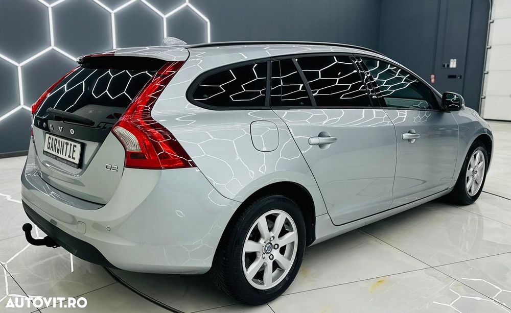 Volvo V60 D2 Momentum - 5