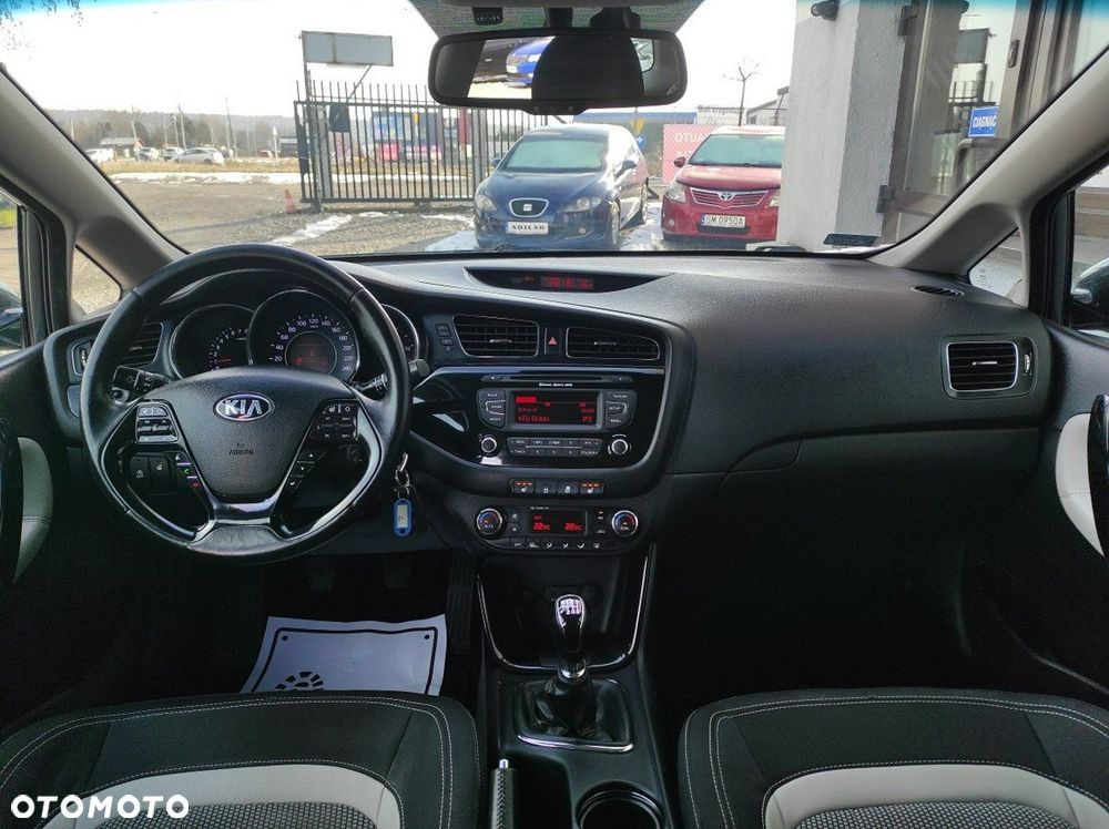 Kia Ceed - 12